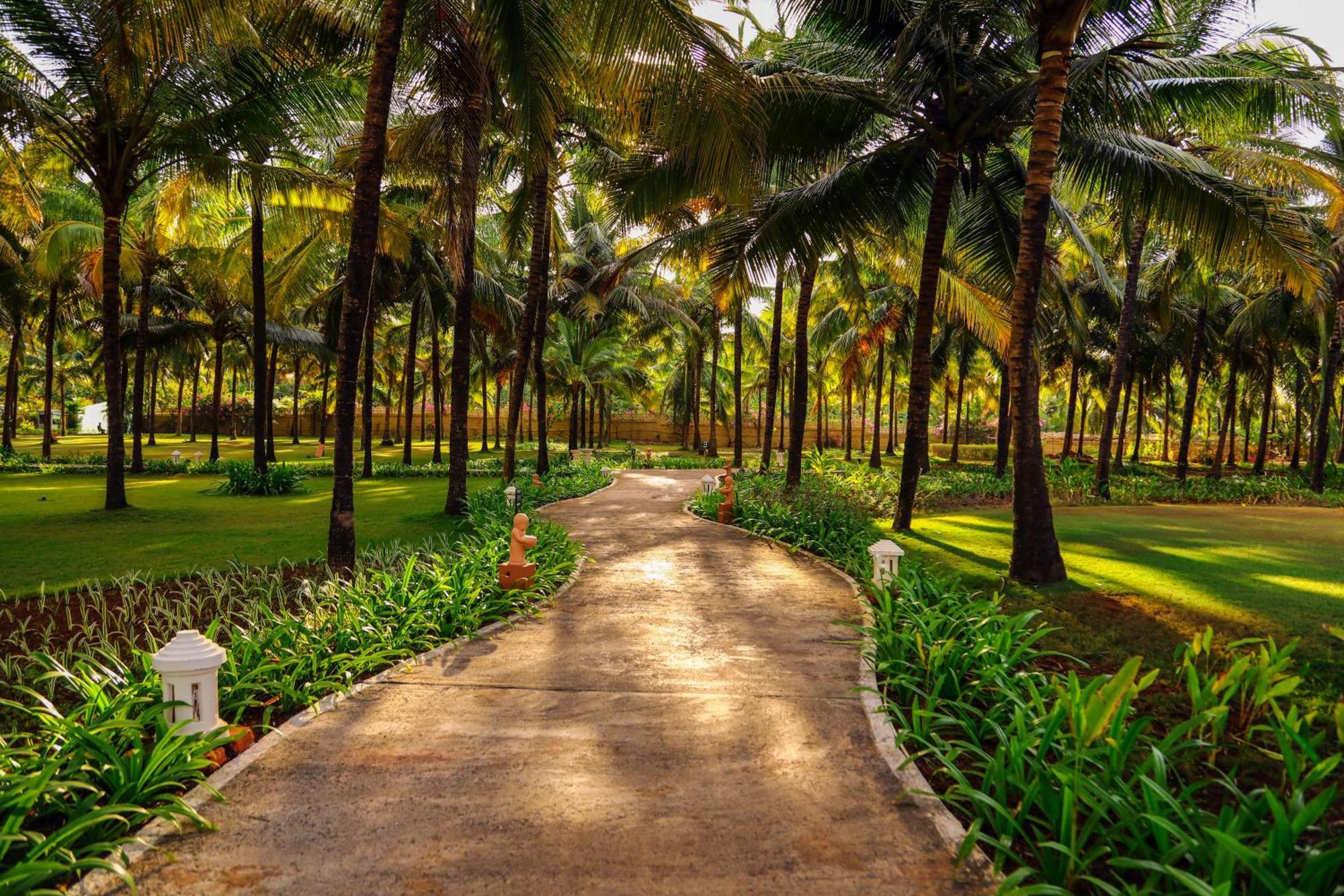 Blue Ocean The Fern Resort & Spa Ganpatipule Exterior photo